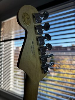 Fender Player Limited Edition Stratocaster - 3
