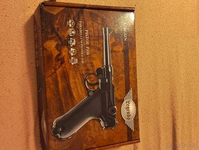 Replika samopal MP40, pistole P08 - 3