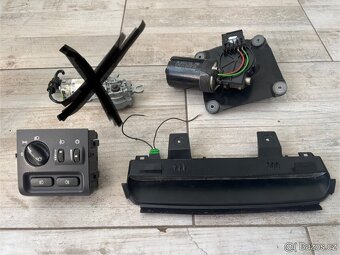 Zbytky Volvo❗️ 100kč kus❗️ - 3