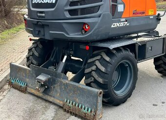 Kolový bagr Doosan DX57W ROTOTILT - 3