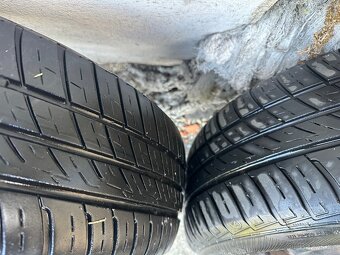 Kompletní sada Octavia 2 pneu Barum letní 195/65 r15 - 3