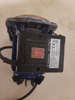 Prodám elektromotor na 220V - 3