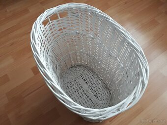 BÍLÝ VELKÝ PROUTĚNÝ KOŠ - OVÁLNÝ - 3