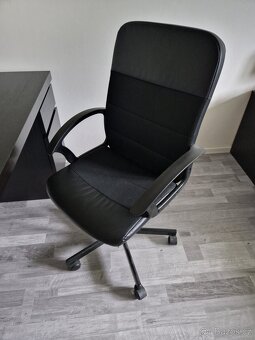 Pracovní stůl Ikea MALM + židle - 3