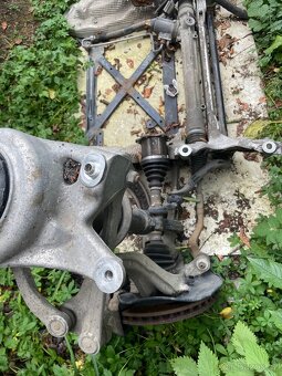 Přední napravnice audi a4B8 - 3