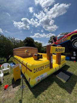 Skákací hrady, skluzavky, kolotoč, rodeo býk - 3