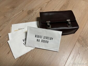 Brašna s rukávovými páskami ČSLA, střelnice - 3