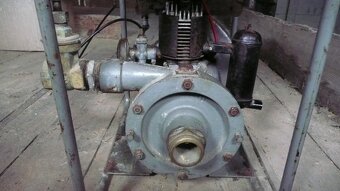 Spalovací motor s čerpadlem - 3