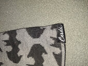 dětská zimní čepice značky Batman.Velikost neuvedena - 3