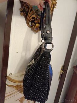 Nová pokaminkovana kabelka Guess plus odepínací popruh. - 3