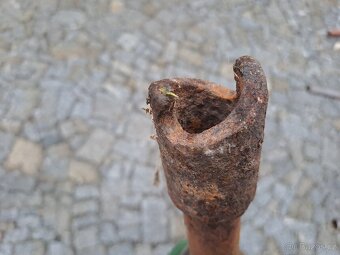 Startovací klika Praga v3s - 3