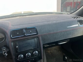 Na prodej díly z Dodge Challenger - 3