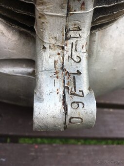 Motor Jawa 250 pérák - 3