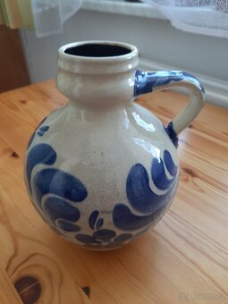 Ručně malovaný keramický džbánek s uchem. Výška 22 cm, 2 l - 3