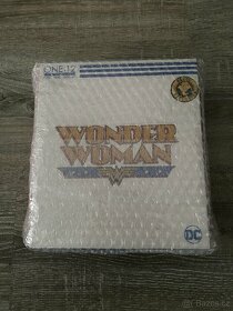 Figurka Wonder Woman classic od Mezco 1:12 - 3
