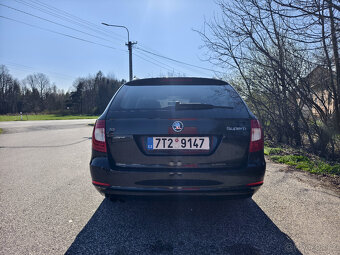 Škoda Superb 2.0 TDI, 103 kW elegance kombi, černá metalíza - 3