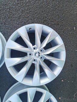 Originální alu kola na Škoda Enyaq 19" - 3