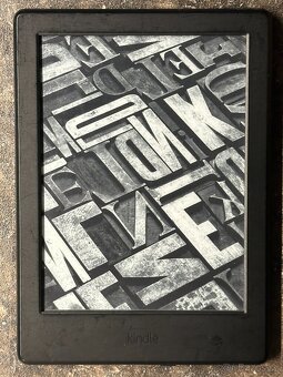 Amazon Kindle Basic 2 8. gen čtečka knih 4GB - 3