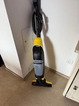 Podlahová myčka kärcher na opravu - 3