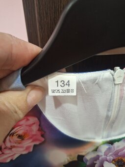 Spolecenske saty vel.134 - 3