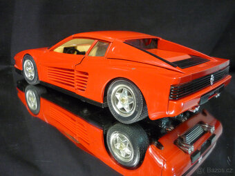 Ferrari Testarossa 1984 červené Bburago 1/18 - 3