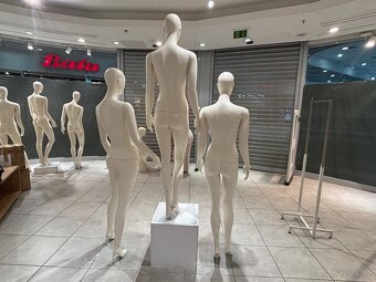 Prodej figurín z důvodu uzavření prodejny - 3