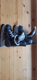 Hokejove brusle CCM Tacks 550 AS YTH 11 - 3