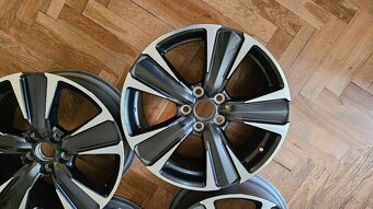 1 ks originální 18" elektron Lexus R18 114,3 7J ET45 - 3