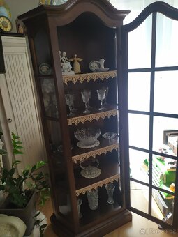 Stará vitrínivá skříň - 3