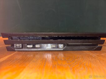 Sony PlayStation 4 PRO - 3