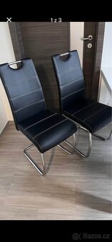 4 židle + dřevěný jídelní stúl - 3