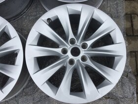 Tesla model S disky 19x8.0J - 3