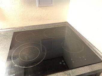 Kuchyňská linka s příslušenstvím - 3