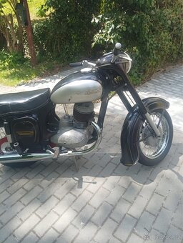 Jawa 250 - 3