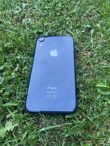 iPhone XR, černá, 64GB - 3