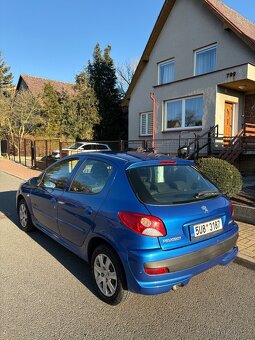 Peugeot 206+ 1.1.i benzín - 3