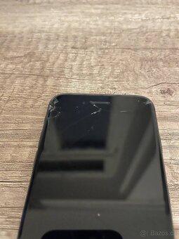 iPhone 8 64GB – na opravu nebo na díly - 3