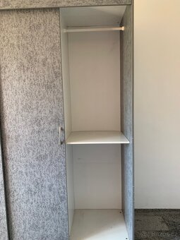 Šatní skříň - 3