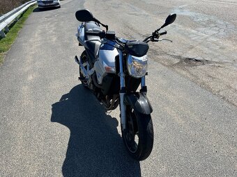 Suzuki GSR 600 - 3
