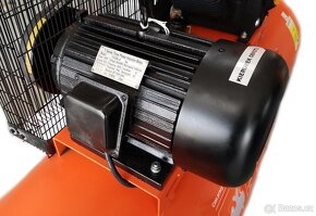 Nový nepoužitý OLEJOVÝ KOMPRESOR 500L / 12,5bar / 7,5kW / 4 - 3