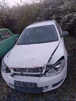 Prodám Škoda Octavia 1.2 TSi ,2011,bourana - 3