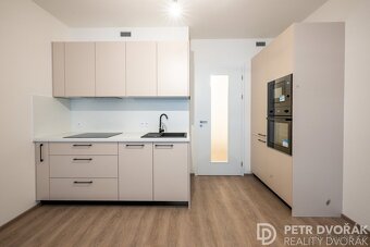 Pronájem bytu 1+kk 33 m2 Poděbradská, Praha - Hloubětín - 3