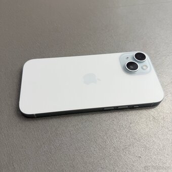 iPhone 15 128GB modrý, jako nový bez škrábance, záruka - 3