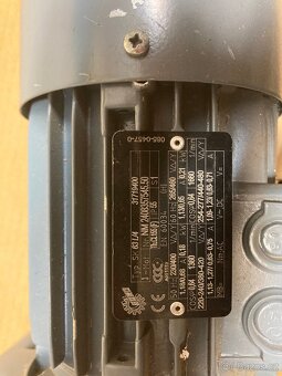 Motor s převodovkou - 3