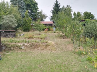 Prodám chatku a boudu na nářadí v Sedlčanech - 3