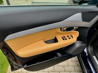 Volvo XC90, VOLVO XC90 D5 AWD aut. 7-míst - 3