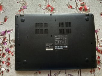 Acer Aspire v13 model: v3-371-34pw na náhradní díly. - 3
