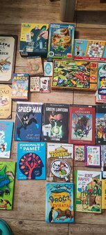 Knížky , hry , komiksy Marvel , puzzle pouze celek - 3