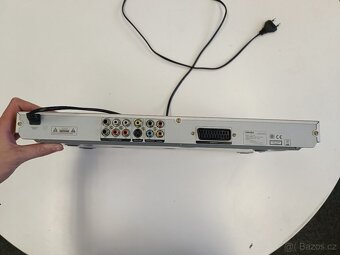 Yamada DVD-E330 - DVD přehrávač s DivX (s ovladačem) - 3