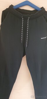 Černé tepláky, 165-170cm, zn. bekkin - 3